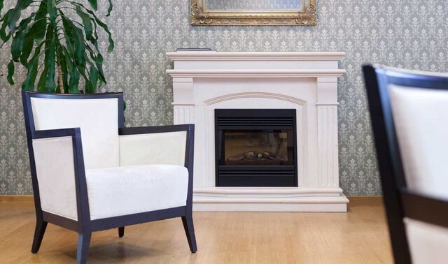 Einrichtung mit Kamin