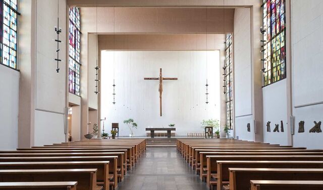 Innenraum der Herz Jesu Kirche